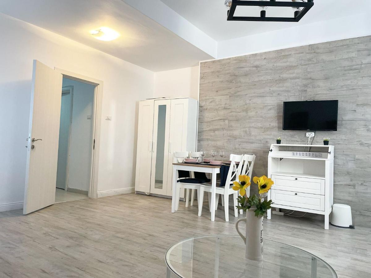 White Apartment Bucureşti Ngoại thất bức ảnh