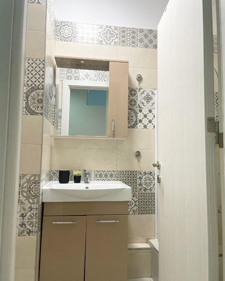 White Apartment Bucureşti Ngoại thất bức ảnh